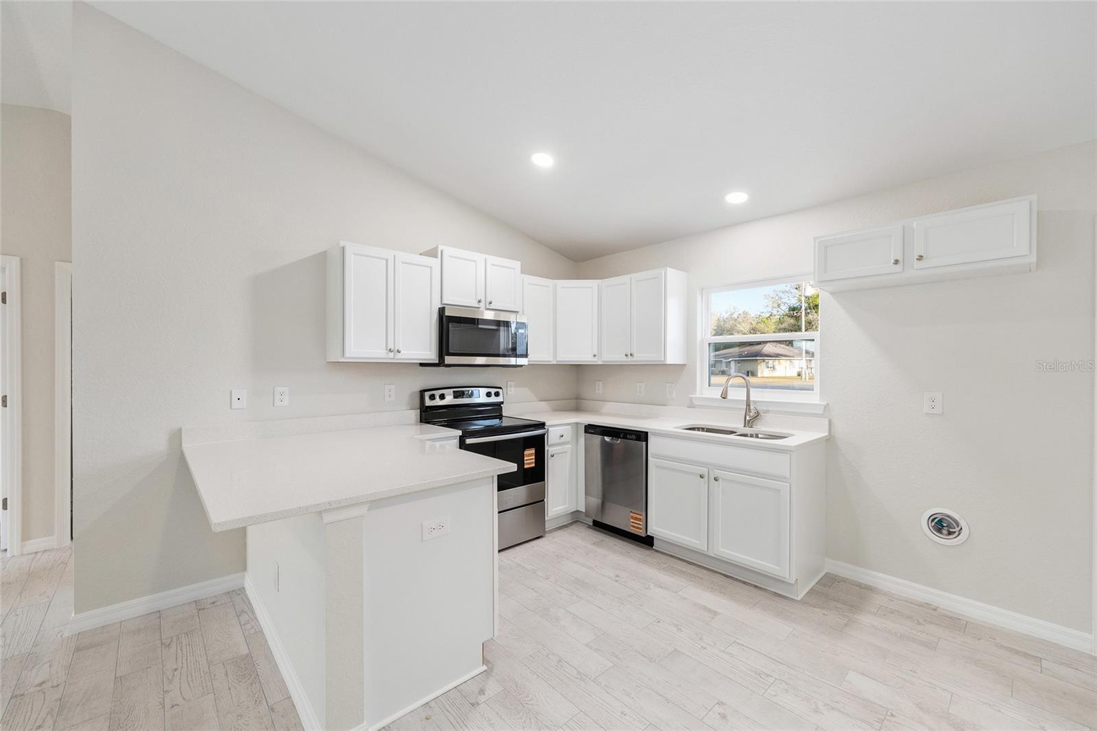 SILVER SPGS SHORES UN 24 - Residential