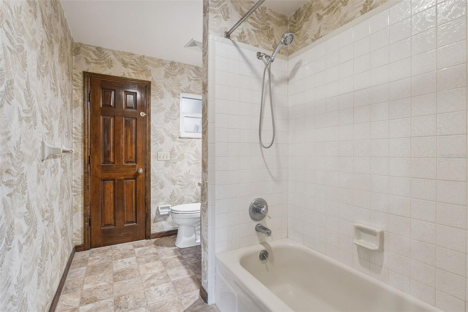 KINGS COVE - Residential