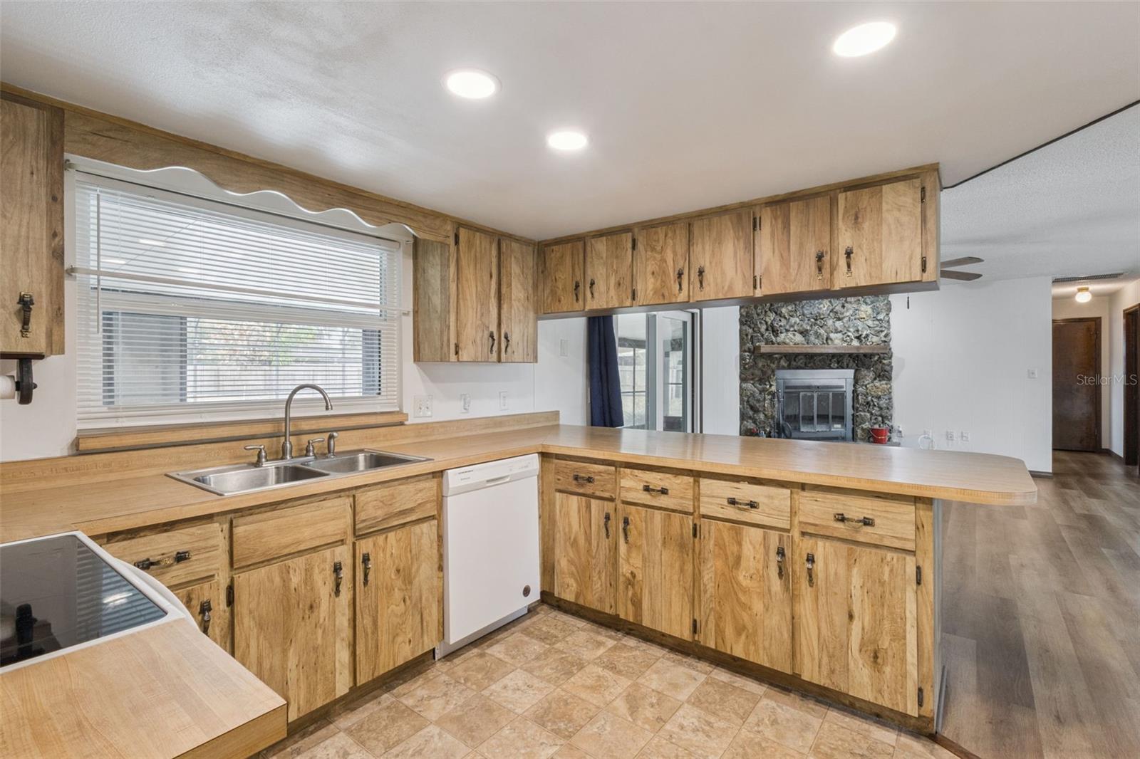 KINGS COVE - Residential