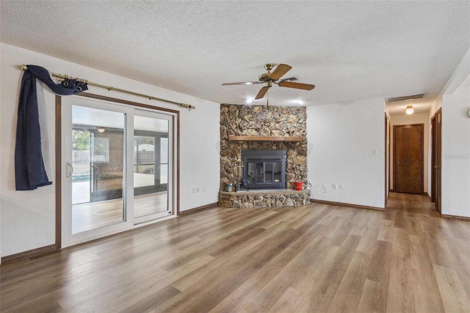 KINGS COVE - Residential