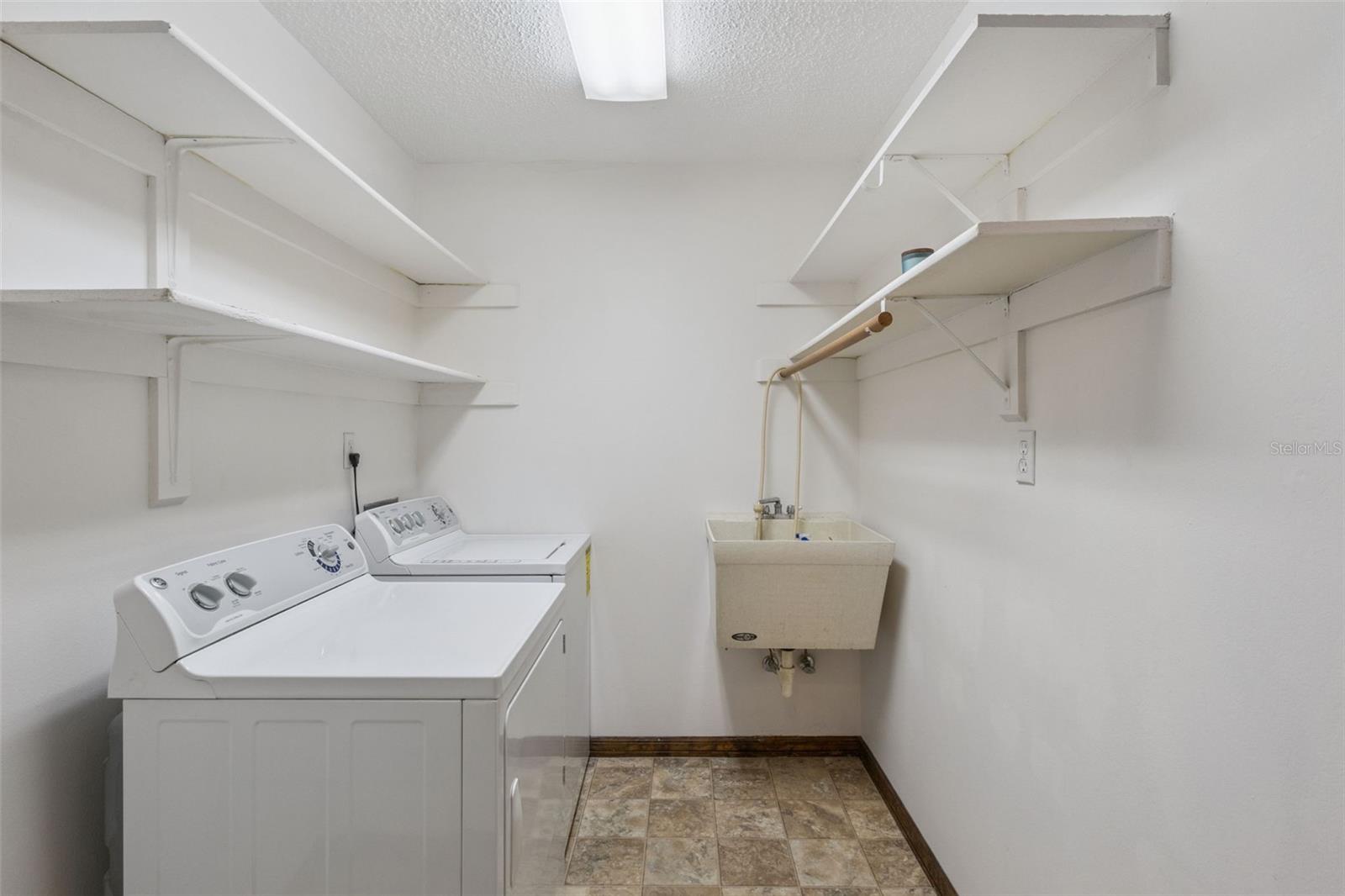 KINGS COVE - Residential