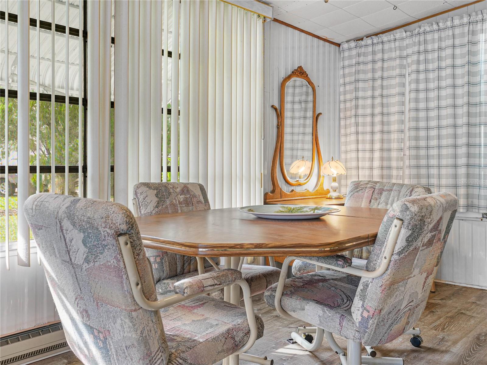 SADDLEBAG LAKE - Residential