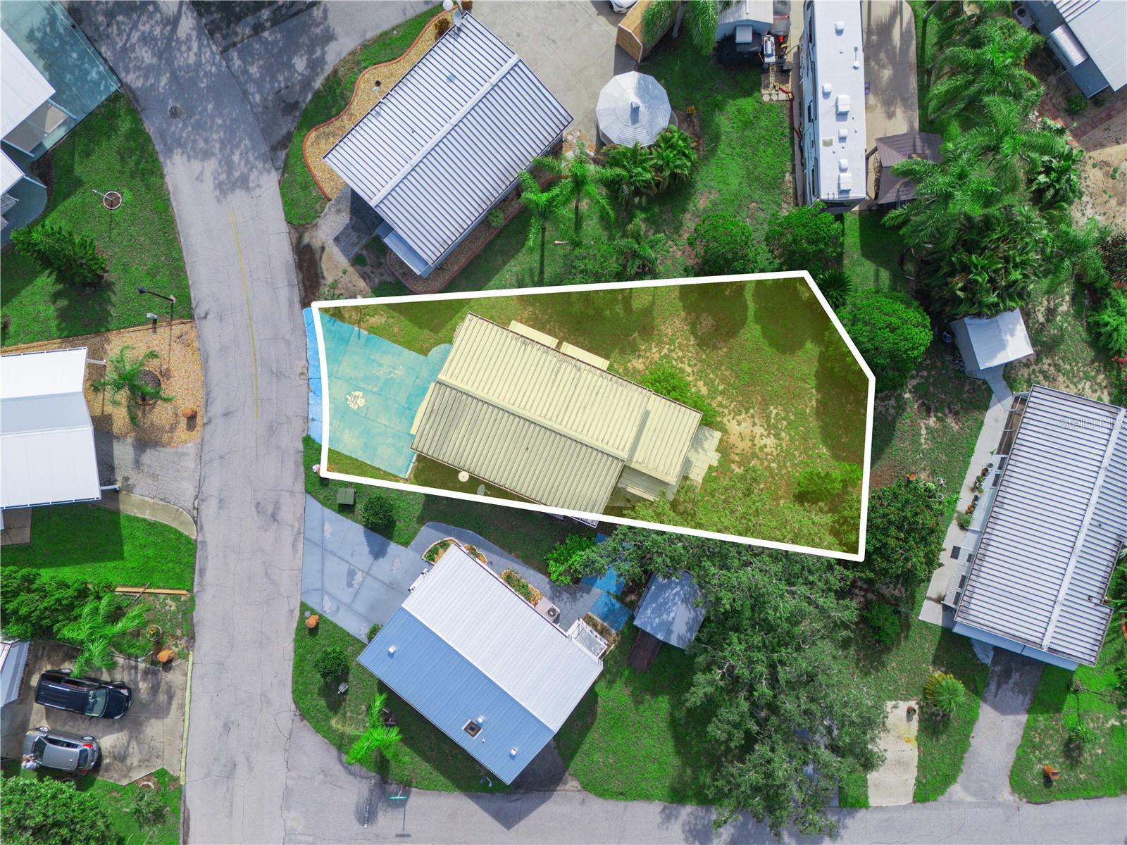 SADDLEBAG LAKE - Residential