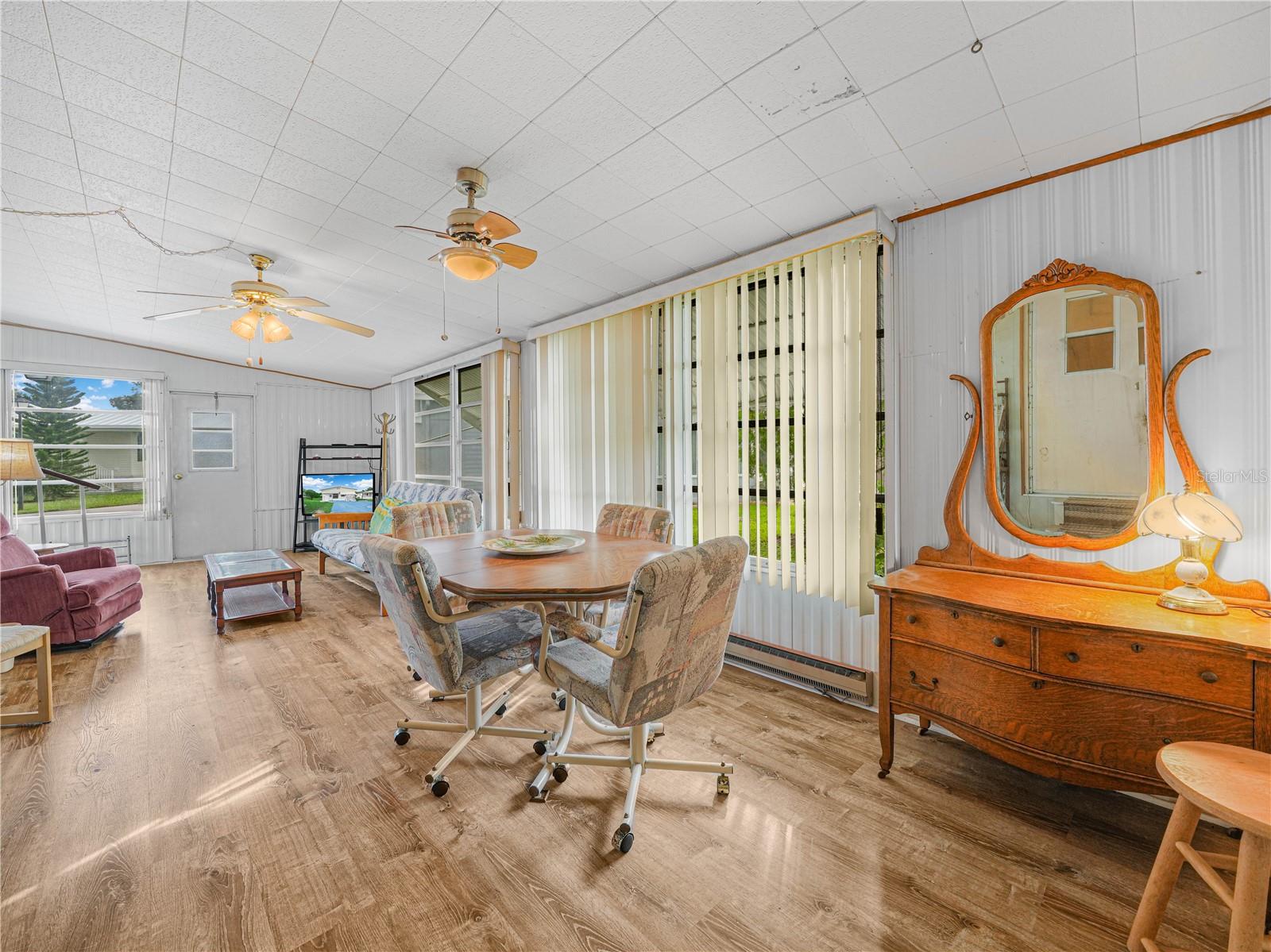 SADDLEBAG LAKE - Residential