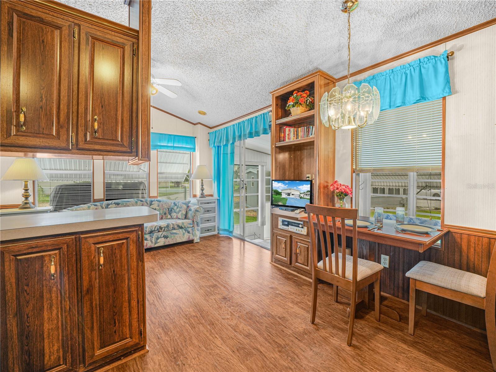 SADDLEBAG LAKE - Residential