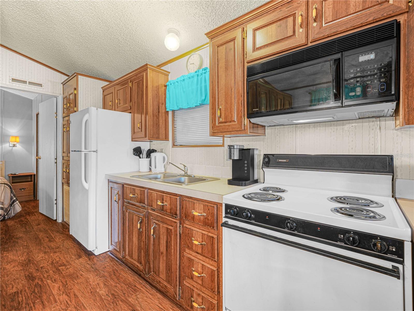 SADDLEBAG LAKE - Residential
