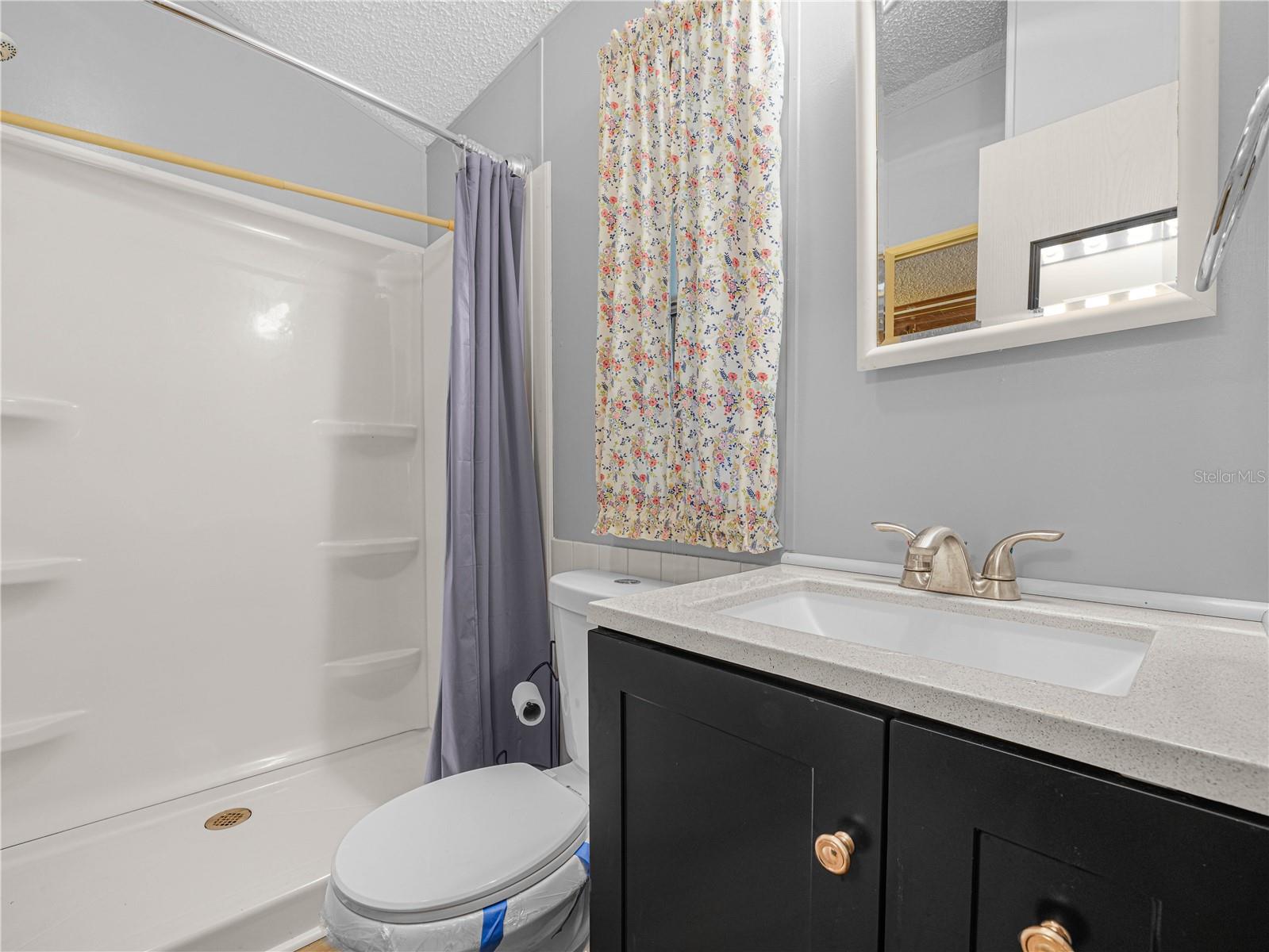 SADDLEBAG LAKE - Residential