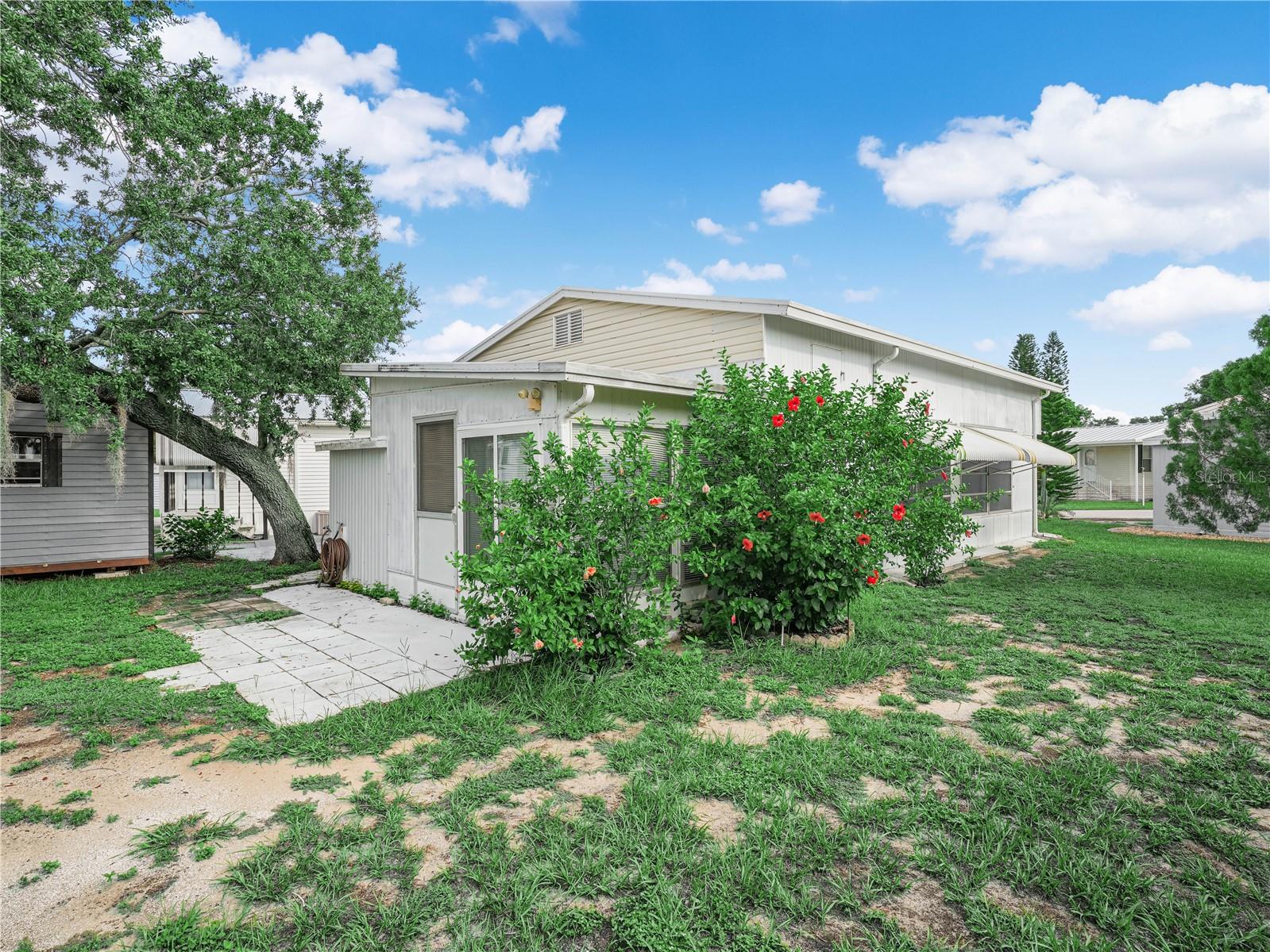 SADDLEBAG LAKE - Residential