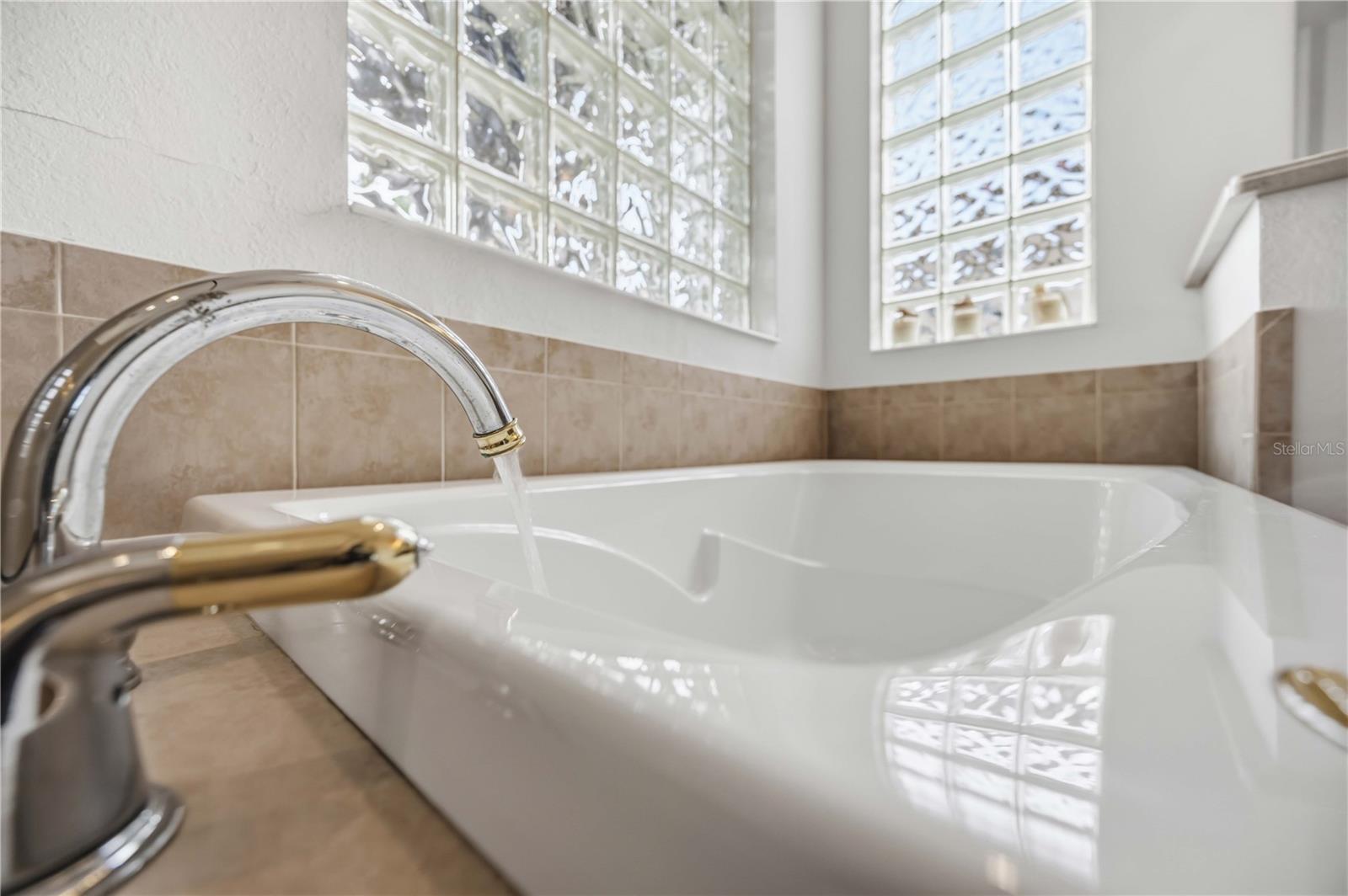 VENETIAN GOLF & RIV CLUB - Residential