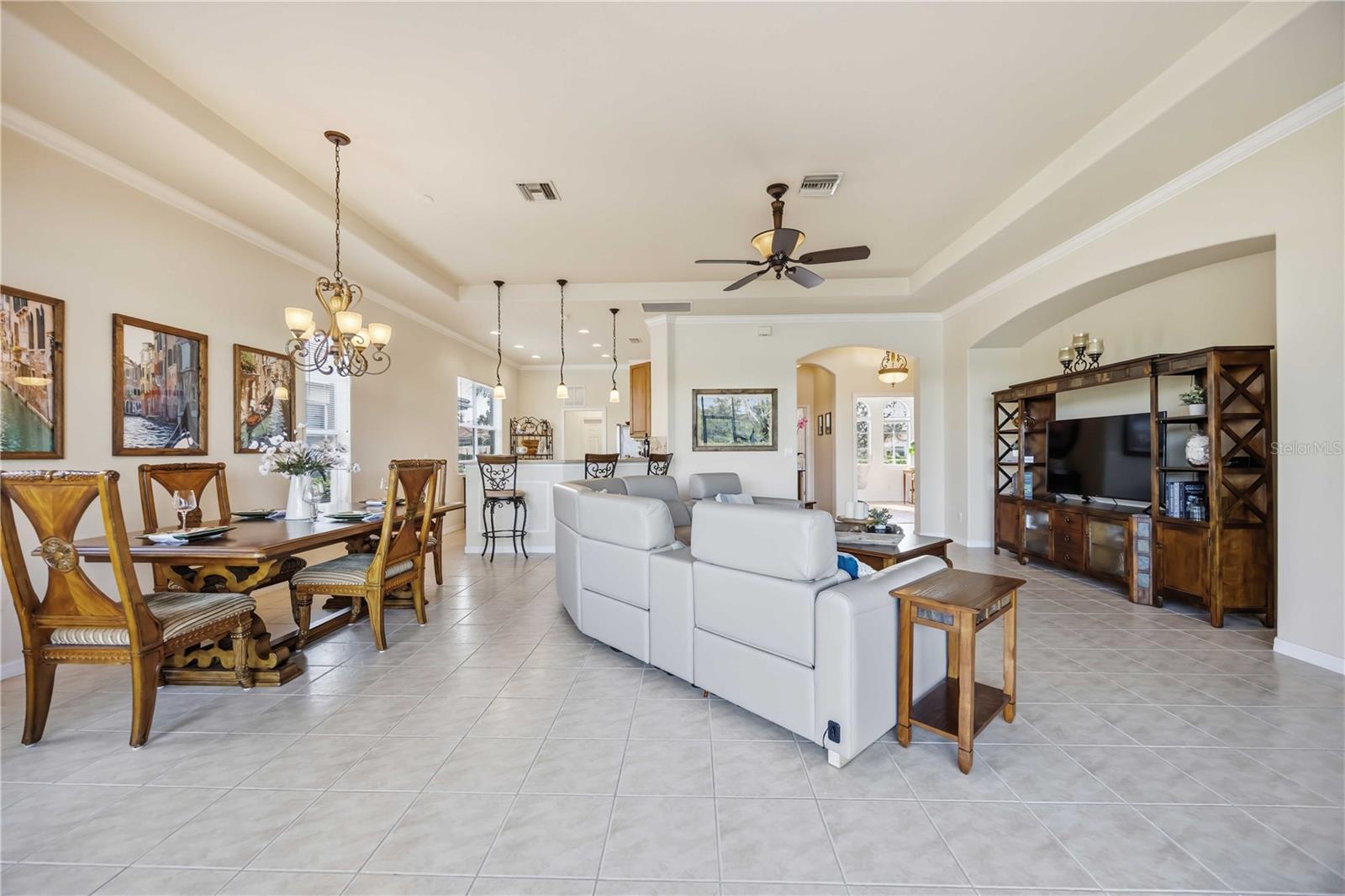 VENETIAN GOLF & RIV CLUB - Residential