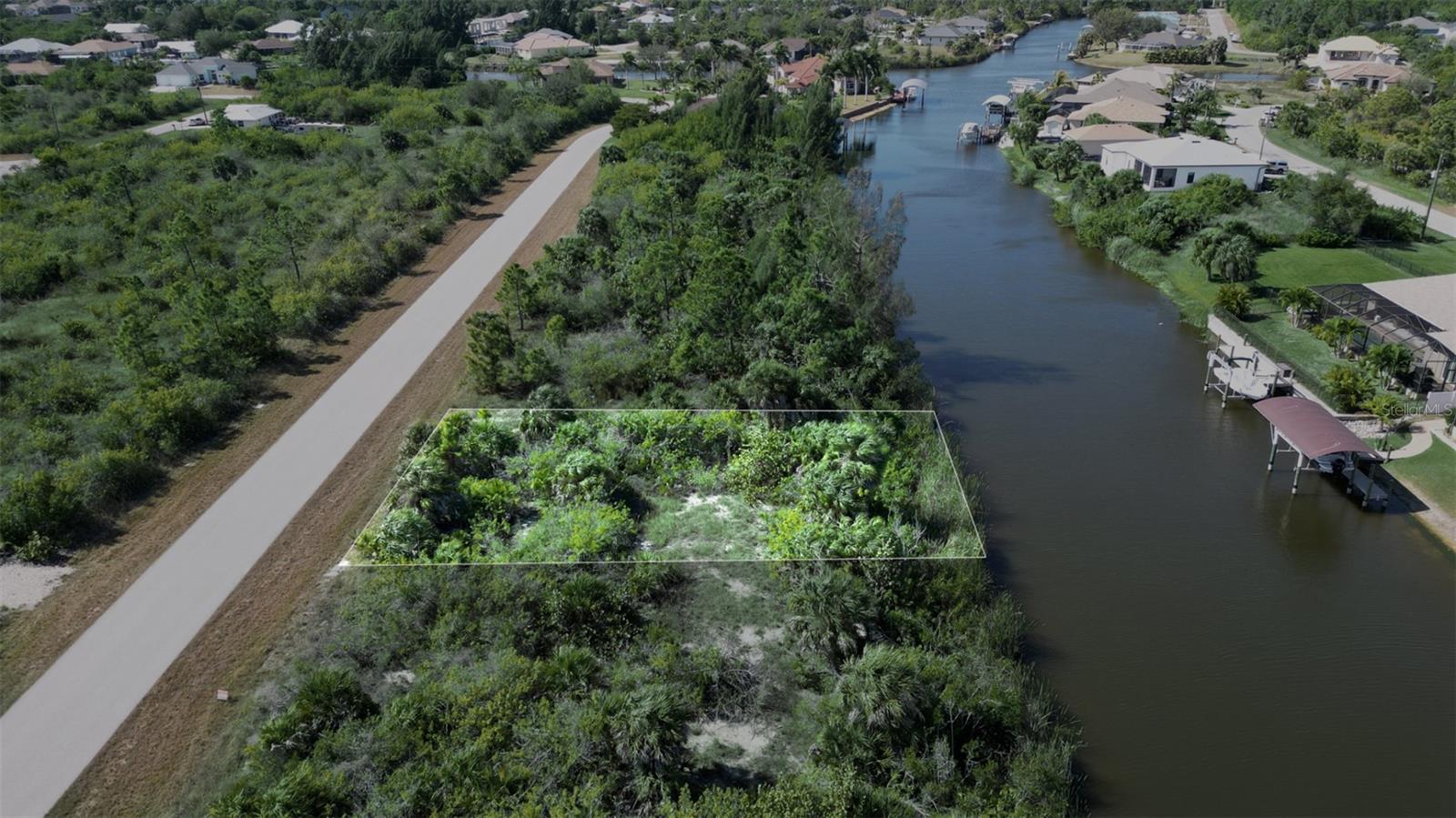 PORT CHARLOTTE SEC 081 - Land