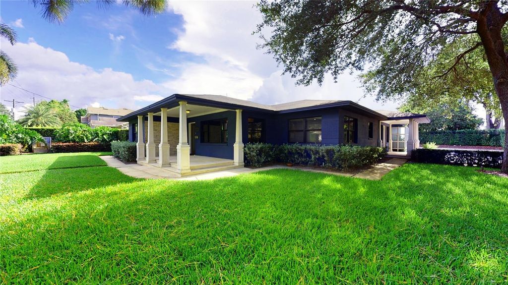 Photo of 218 S Matanzas Avenue, Tampa, FL 33609 (MLS # TB8508016)