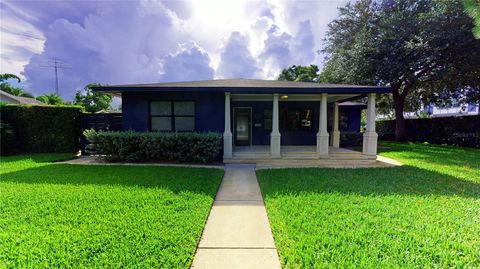 Photo of 218 S Matanzas Avenue, Tampa, FL 33609 (MLS # TB8508016)