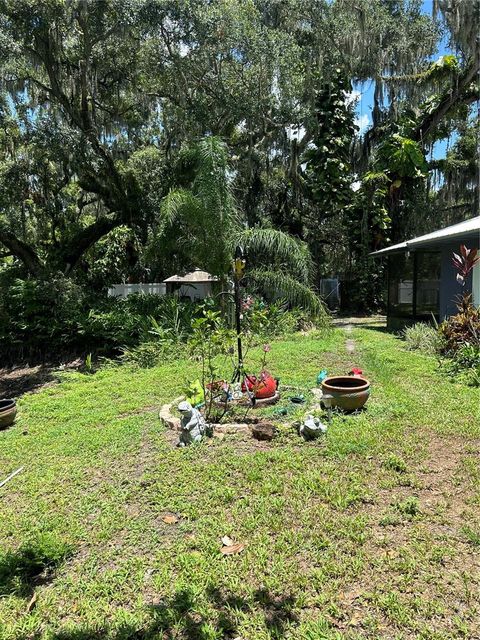 A home in PLANT CITY