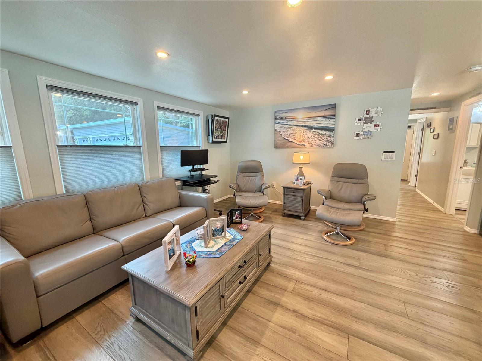 121 TAMARISK WAY