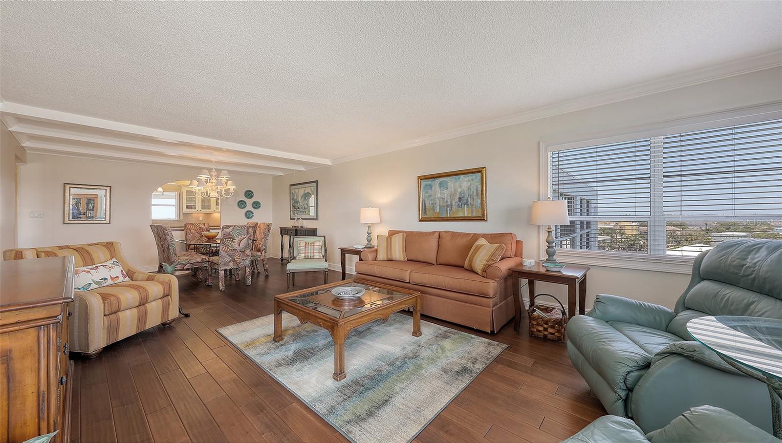 POINTE ON MIDNIGHT PASS - Residential