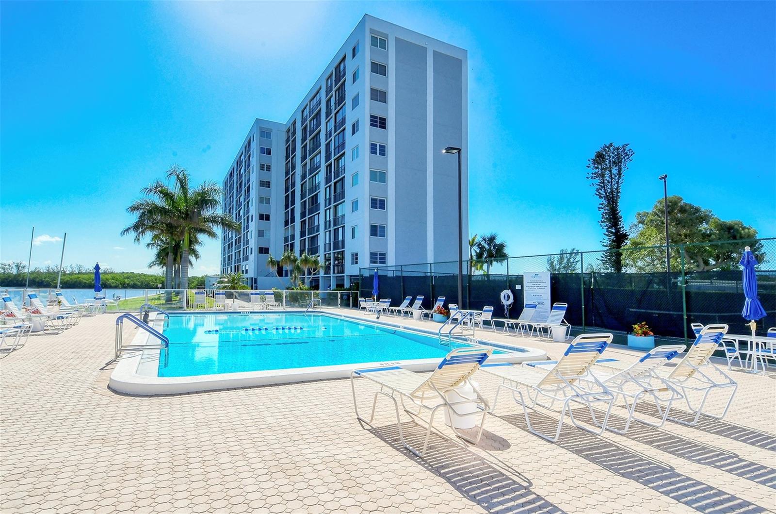 POINTE ON MIDNIGHT PASS - Residential