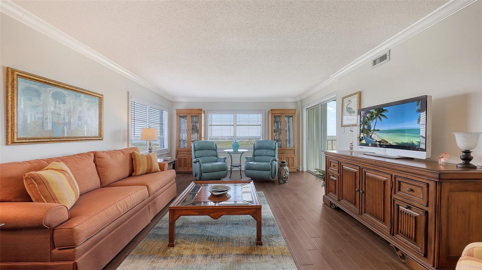 POINTE ON MIDNIGHT PASS - Residential