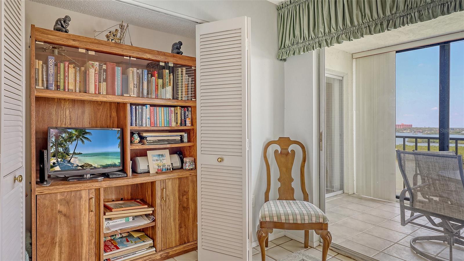 POINTE ON MIDNIGHT PASS - Residential