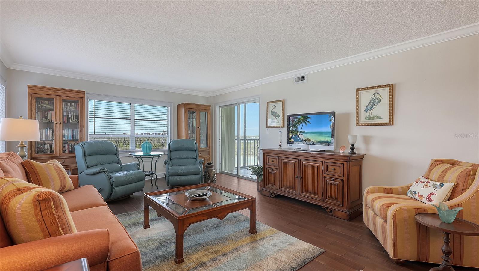 POINTE ON MIDNIGHT PASS - Residential