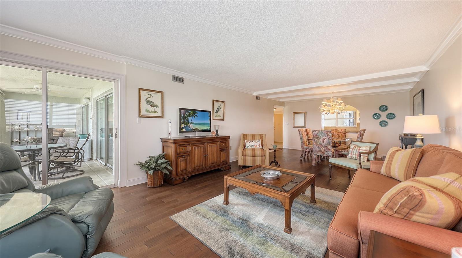 POINTE ON MIDNIGHT PASS - Residential