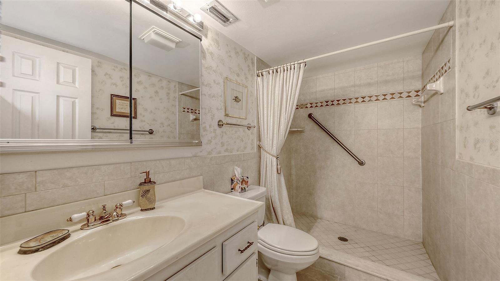 POINTE ON MIDNIGHT PASS - Residential