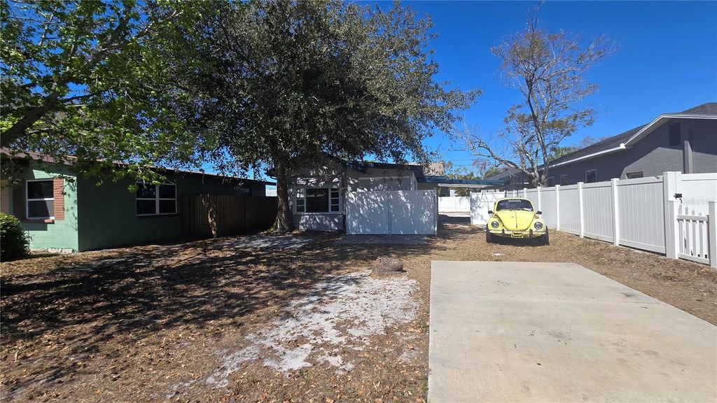 Photo of 845 50th Avenue N, St Petersburg, FL 33703 (MLS # TB8492240)