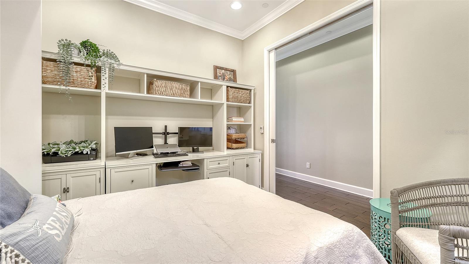 EDGEWATER WALK ON HARBOUR ISLE 5-36 - Residential