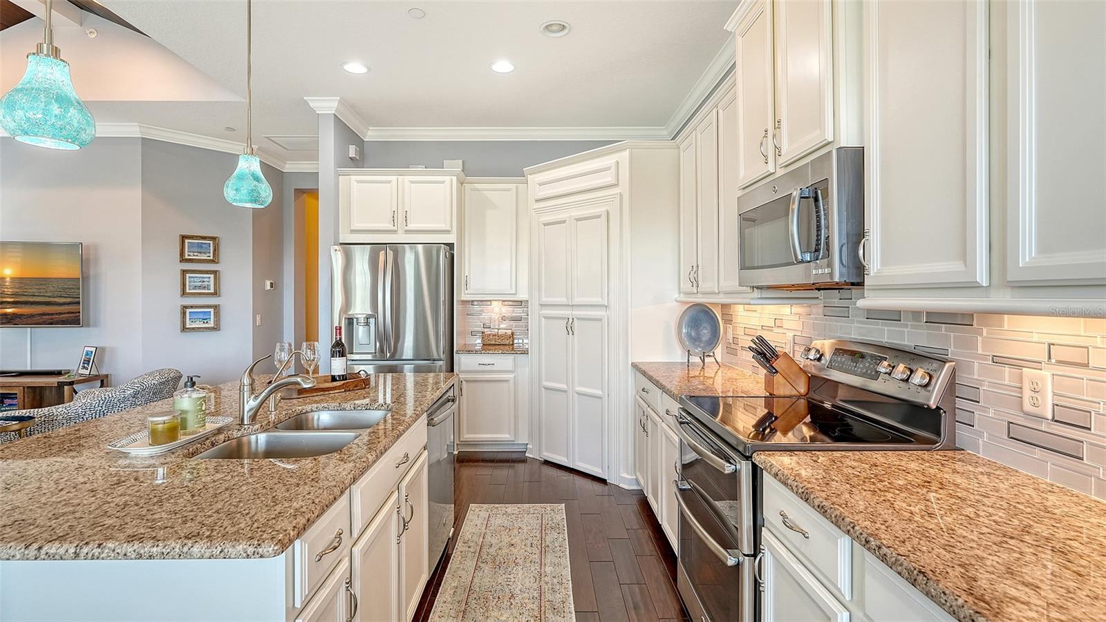 EDGEWATER WALK ON HARBOUR ISLE 5-36 - Residential