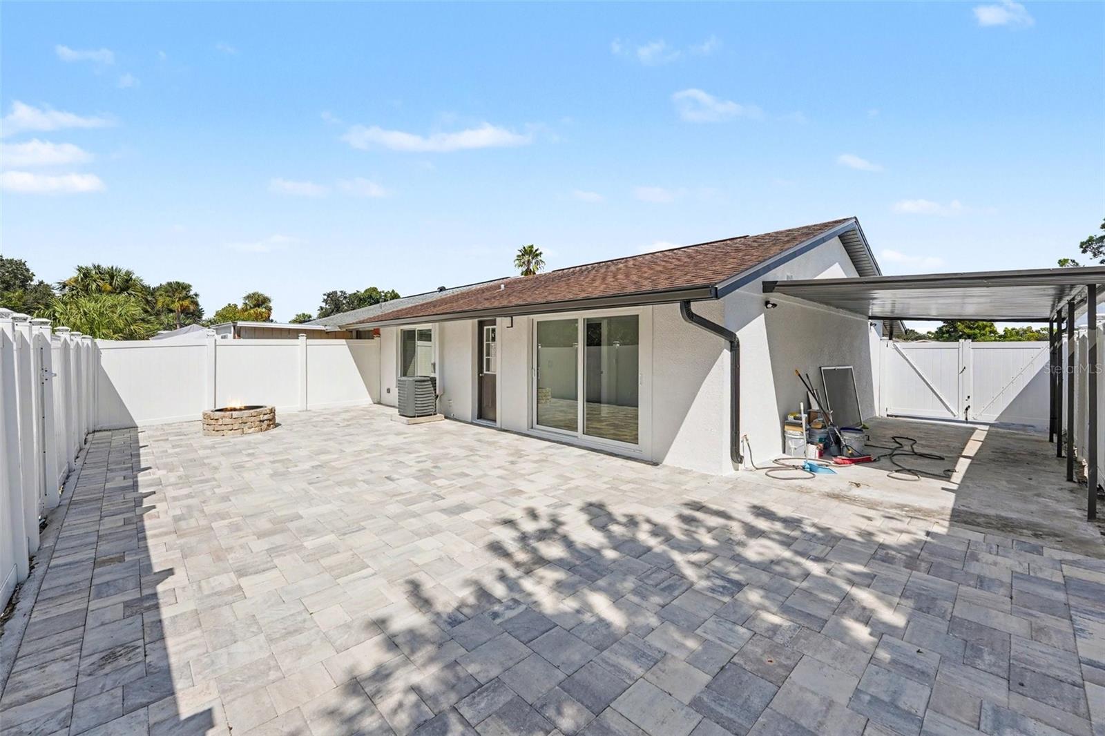 8562 BRIAR GROVE CIRCLE