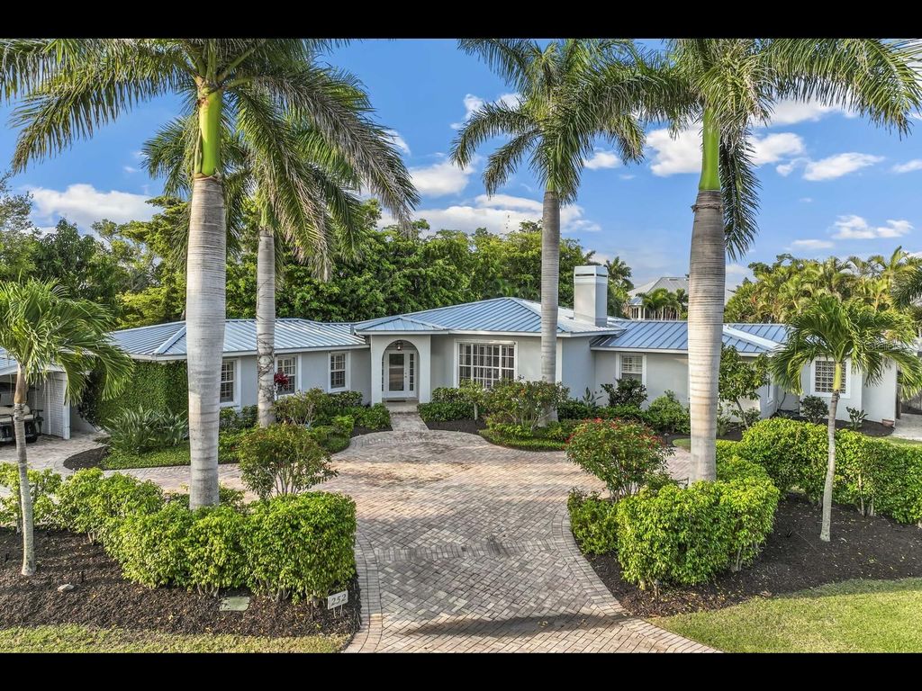 Photo of 252 Waterways Avenue, Boca Grande, FL 33921 (MLS # D6146498)