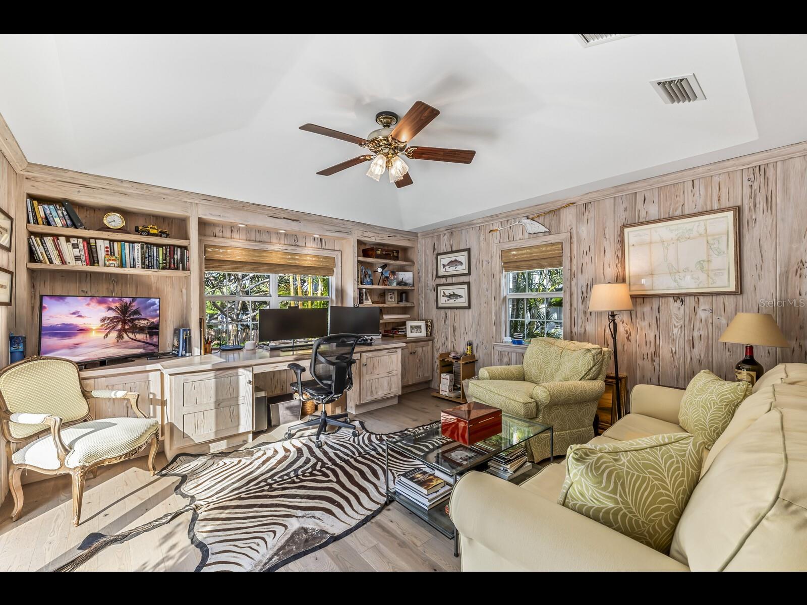 HARBOR DRIVE WATERWAYS - Residential