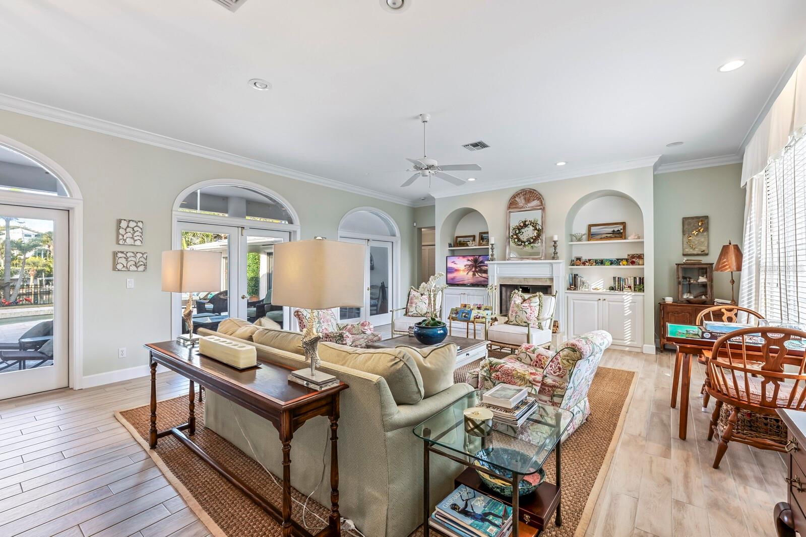 252 WATERWAYS AVENUE