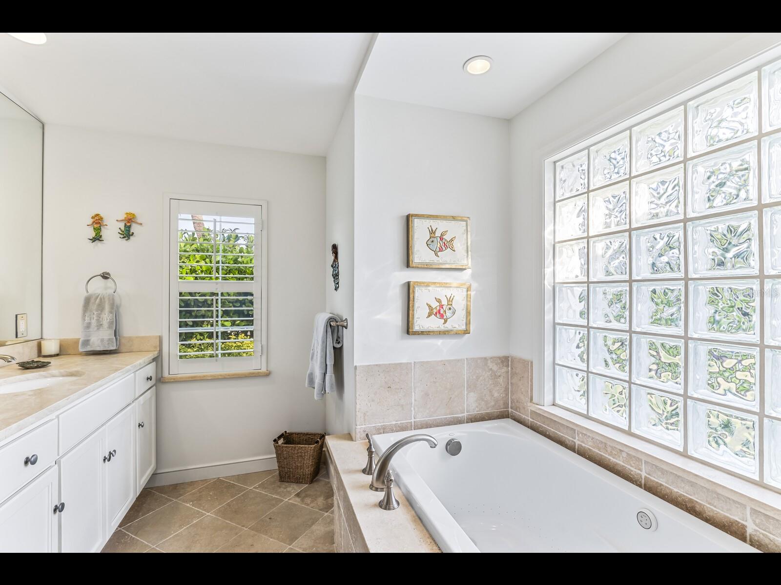 HARBOR DRIVE WATERWAYS - Residential