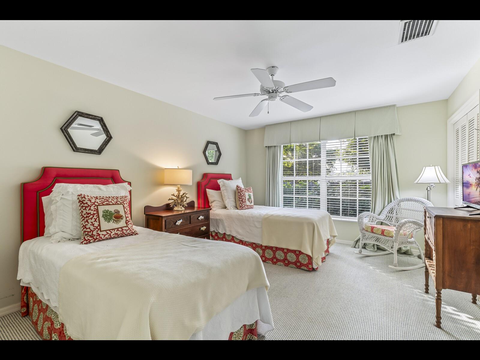 HARBOR DRIVE WATERWAYS - Residential