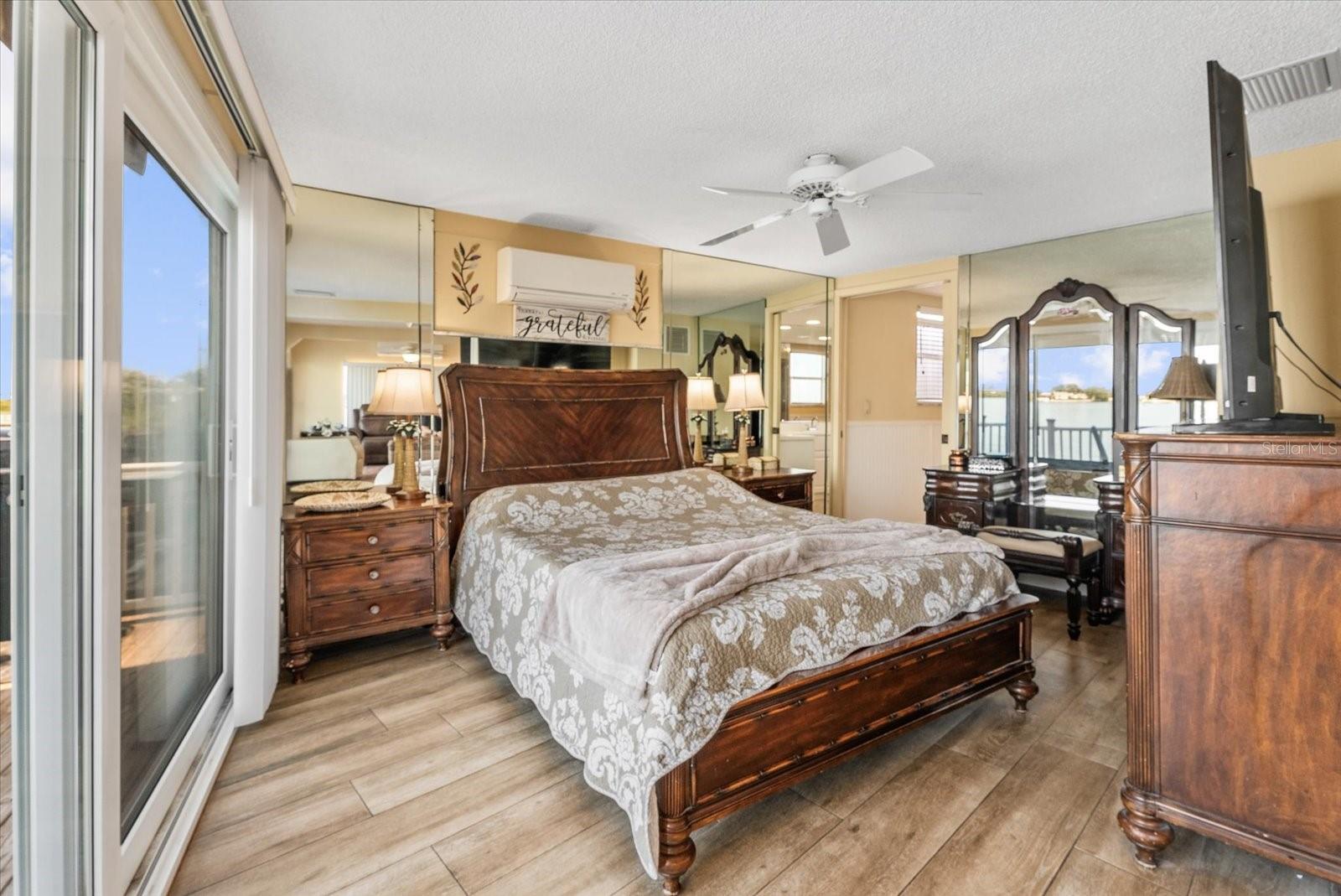 HARBOR LIGHTS MHP CO-OP - Residential