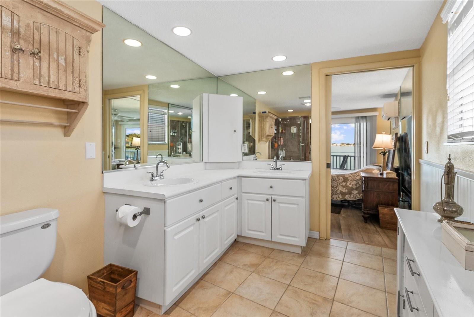 HARBOR LIGHTS MHP CO-OP - Residential