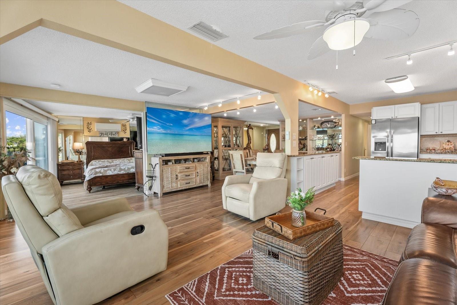 HARBOR LIGHTS MHP CO-OP - Residential