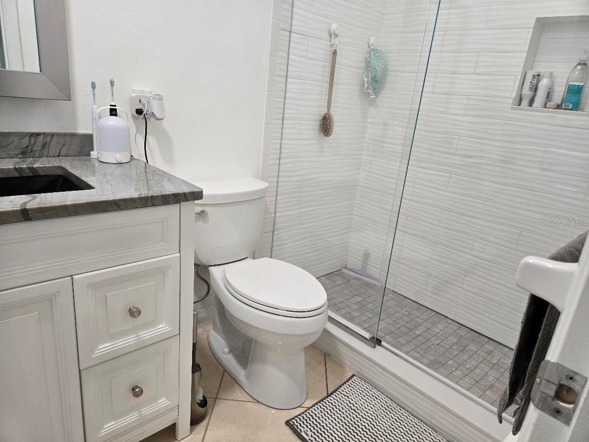 VELVET CLOAKE CONDO - Residential Lease