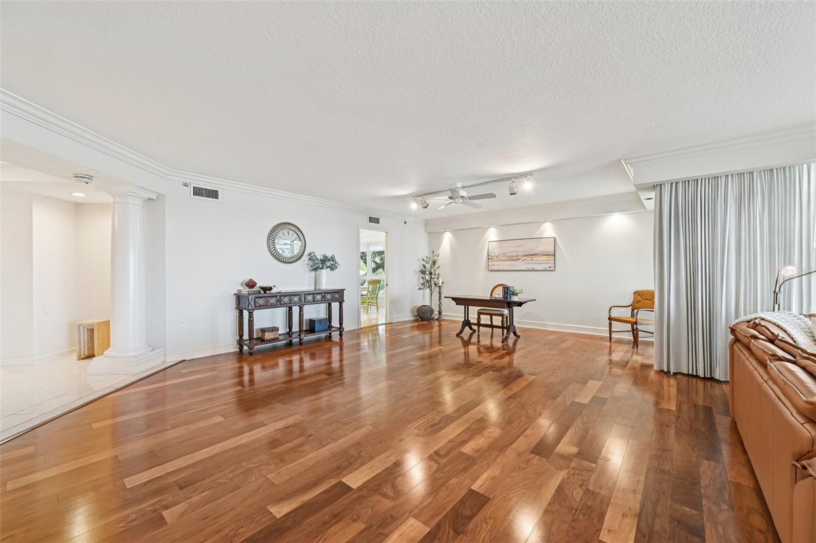 MARINA BAY - Residential