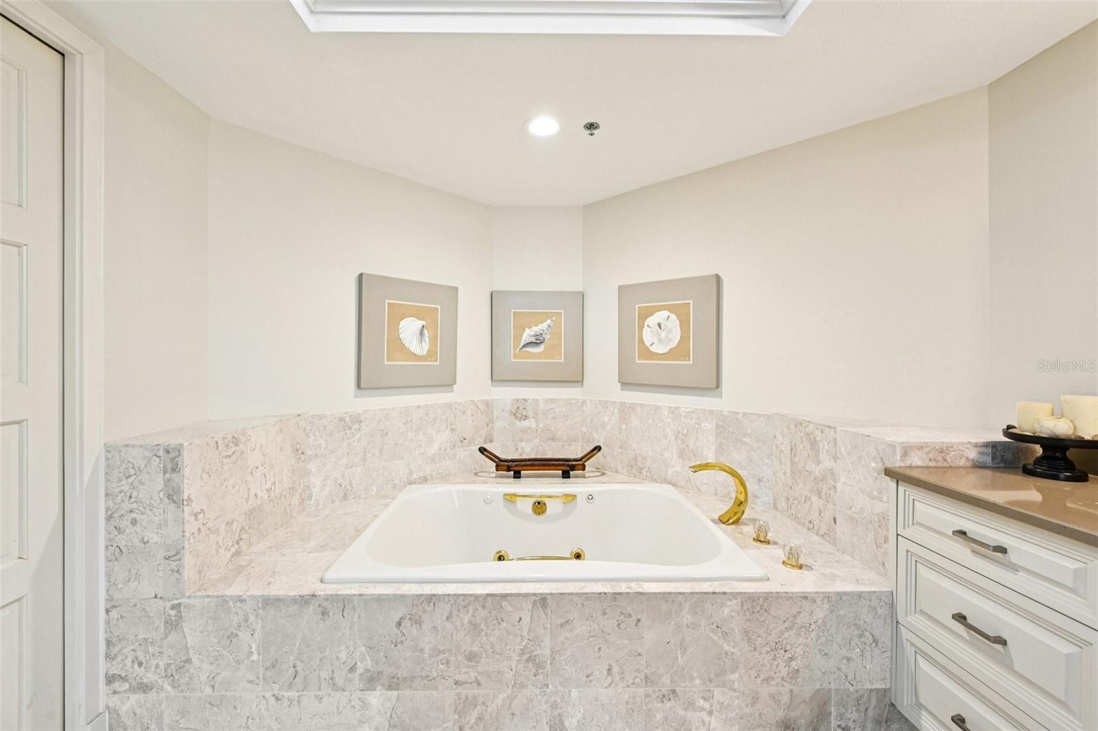 MARINA BAY - Residential