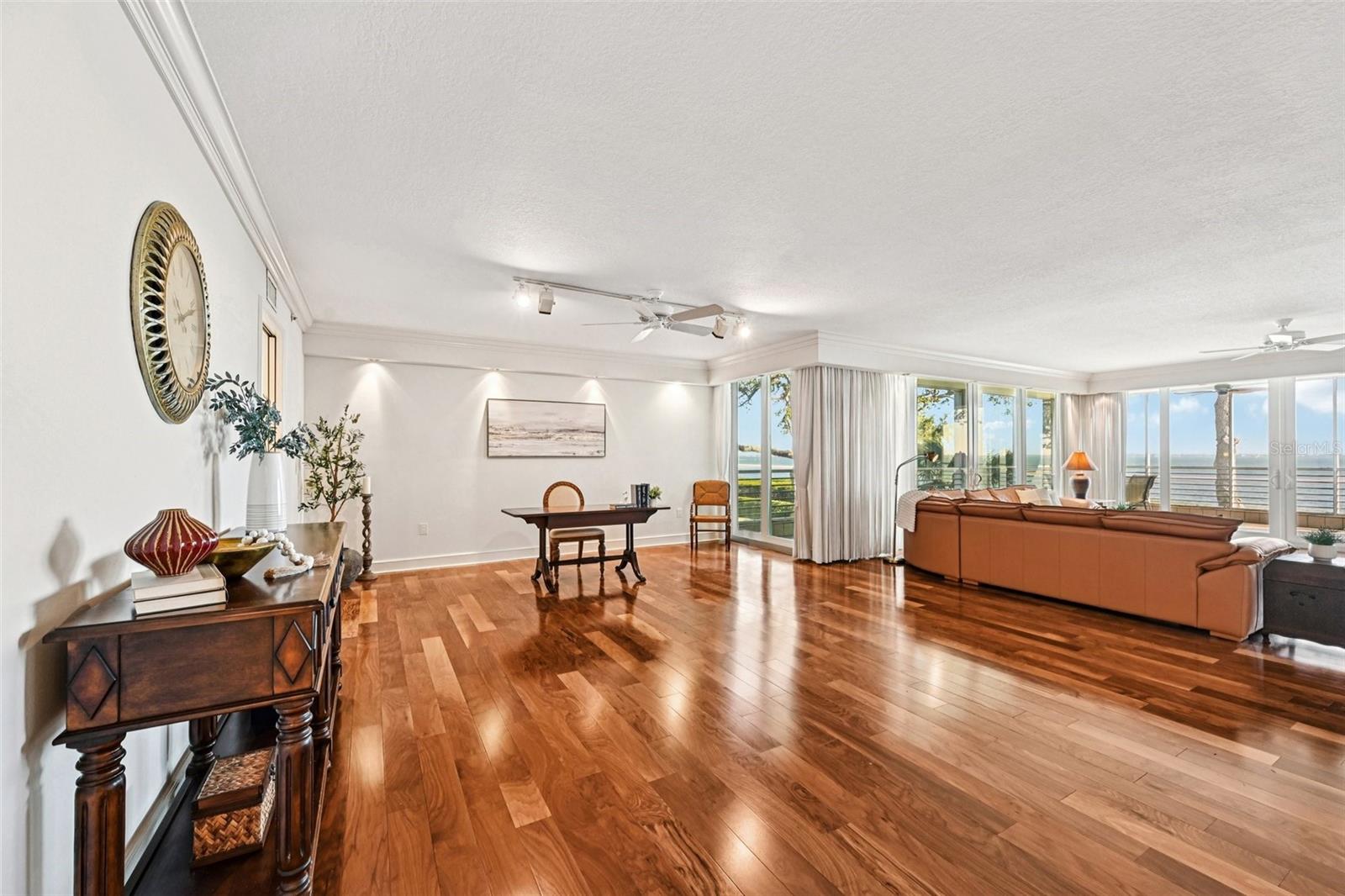 MARINA BAY - Residential