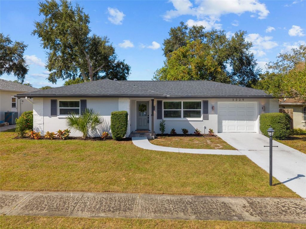 Photo of 3229 Parkway Place, Palm Harbor, FL 34684 (MLS # TB8442469)