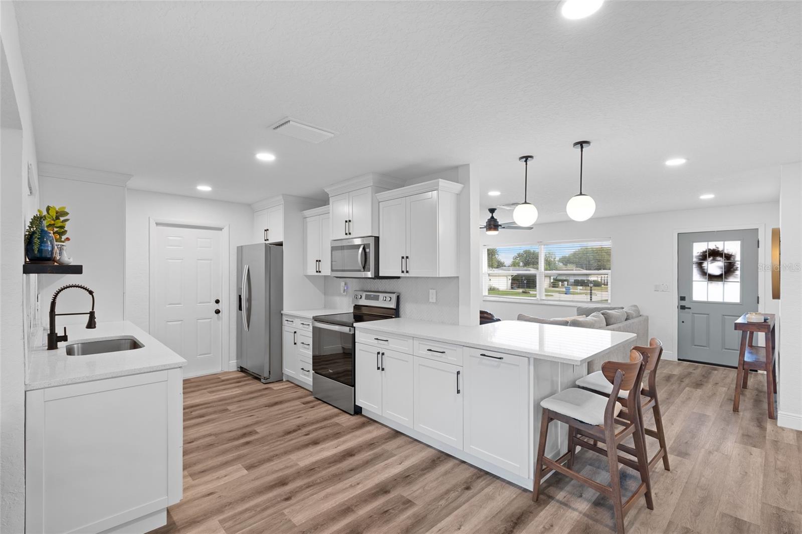 SUNSHINE ESTATES - Residential