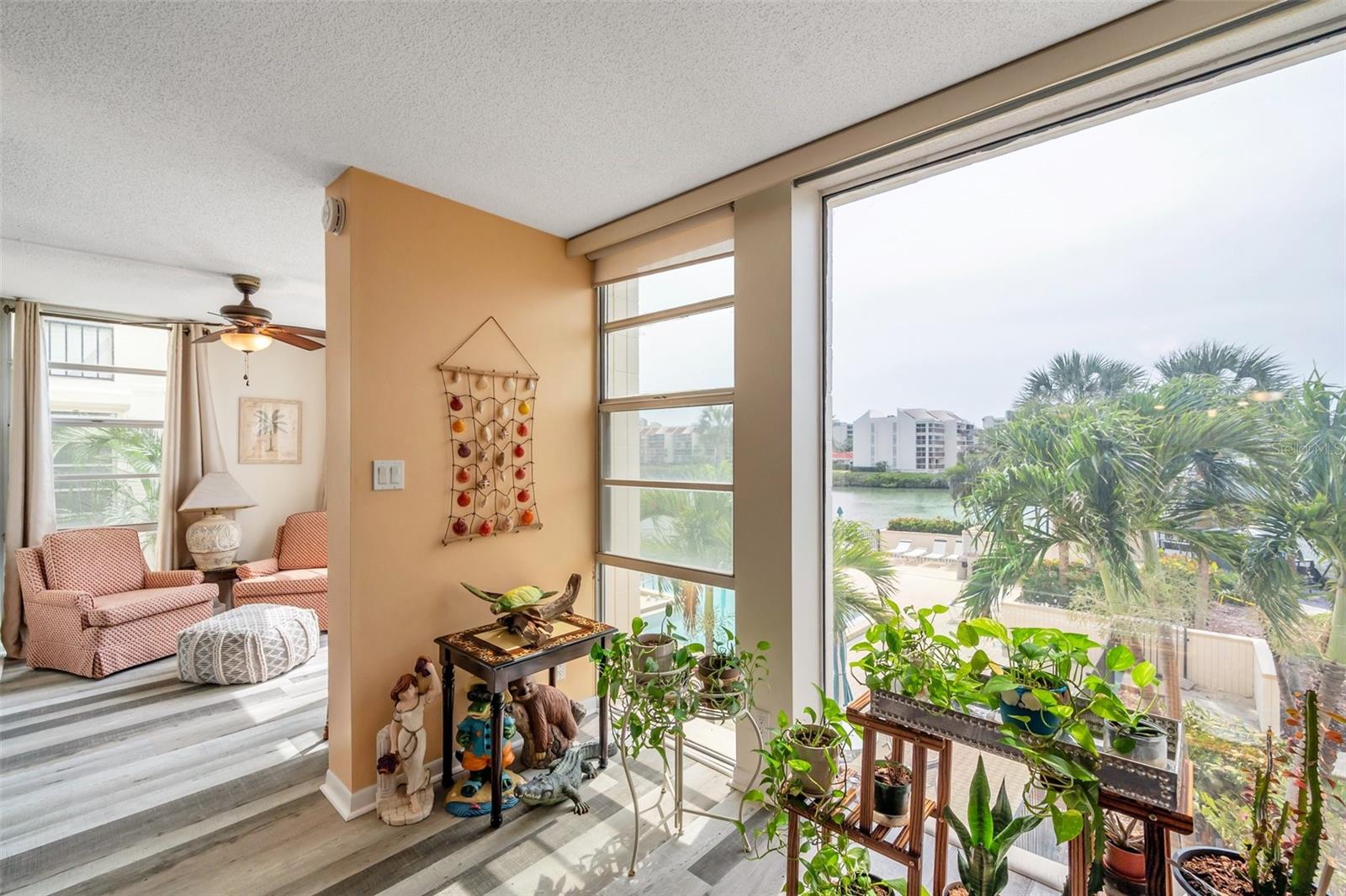 7400 SUN ISLAND DRIVE S 206