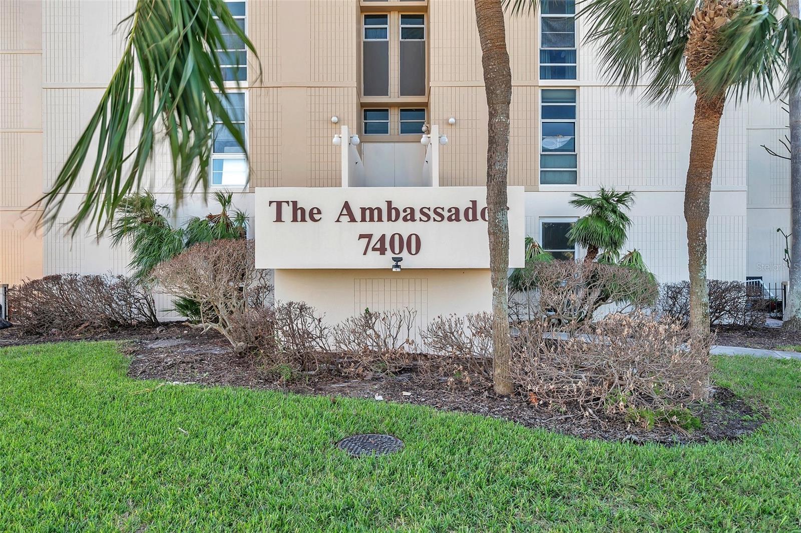 7400 SUN ISLAND DRIVE S 206