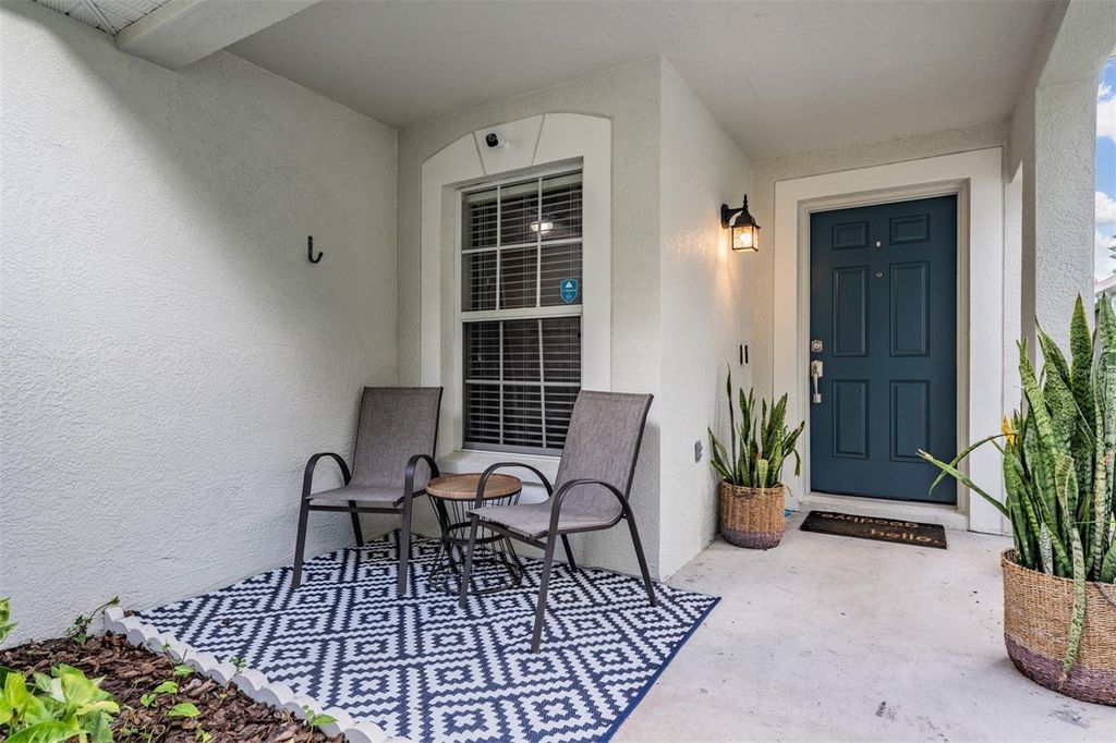 Photo of 6124 Skylarkcrest Drive, Lithia, FL 33547 (MLS # TB8403215)