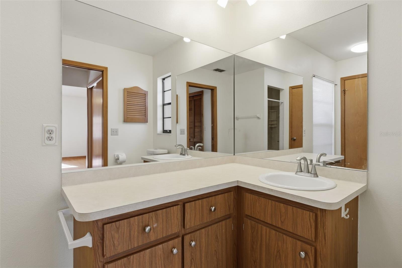 SHADOW LAKES - Residential