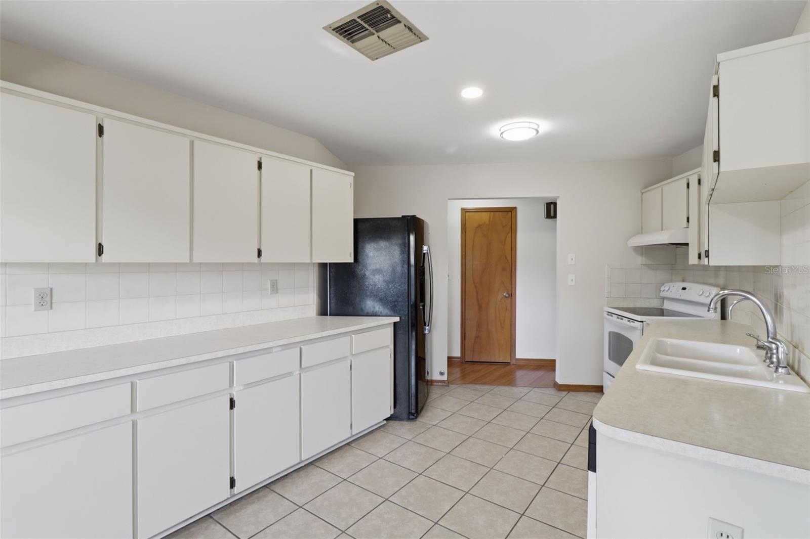 SHADOW LAKES - Residential