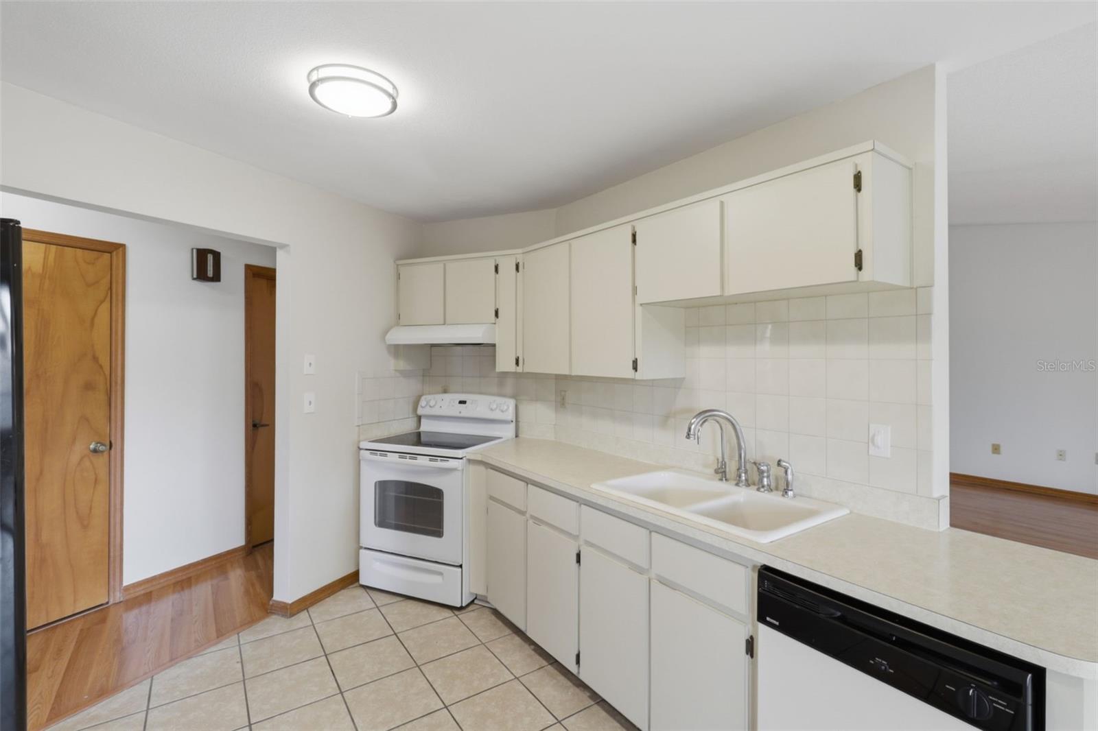 SHADOW LAKES - Residential